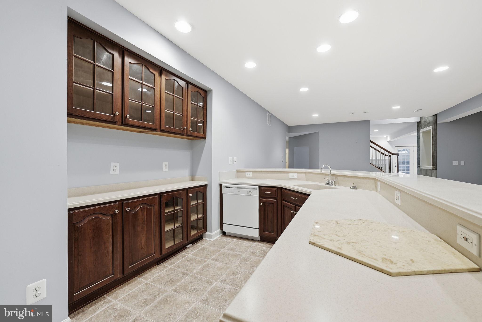 11588 Cedar Chase Road Herndon, VA 20170 - Photo 74 of 81 Rec Room with Wet Bar