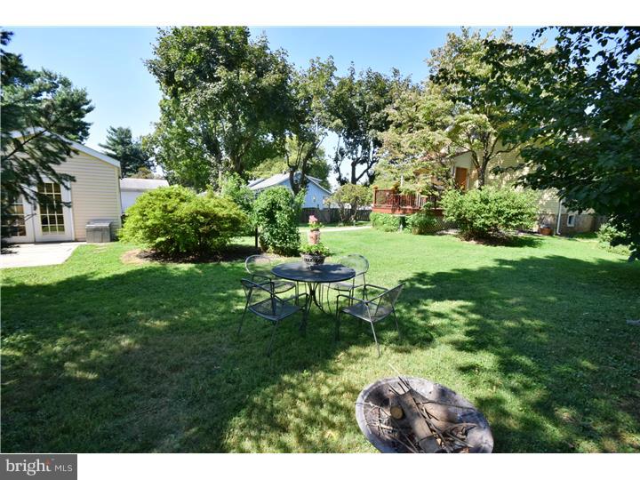 303 Dallas Road Willow Grove, PA 19090 - Photo 22 of 25 Exterior Back