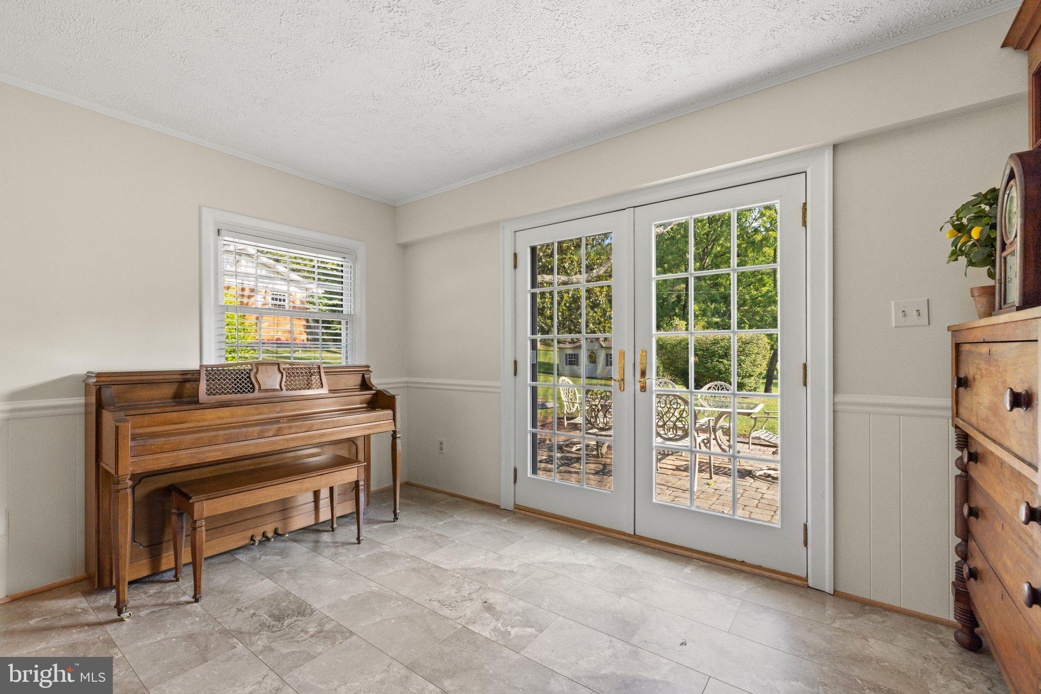 5396 Dumfries Road Warrenton, VA 20187 - Photo 10 of 39 Anderson doors lead to fantastic out door patio