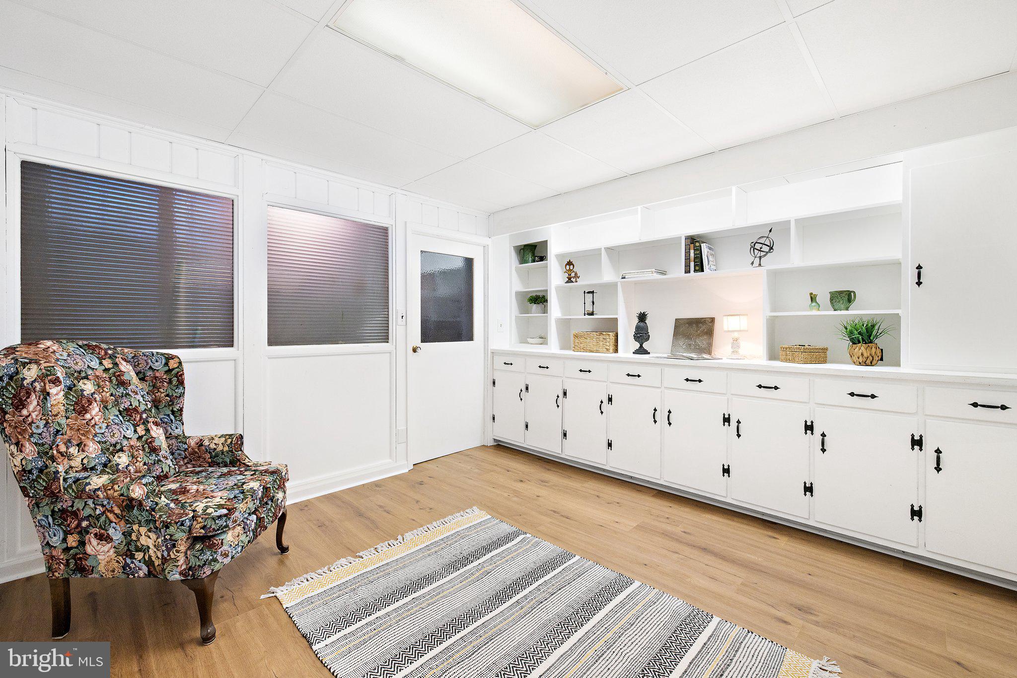 5396 Dumfries Road Warrenton, VA 20187 - Photo 26 of 39 office/ study with built ins