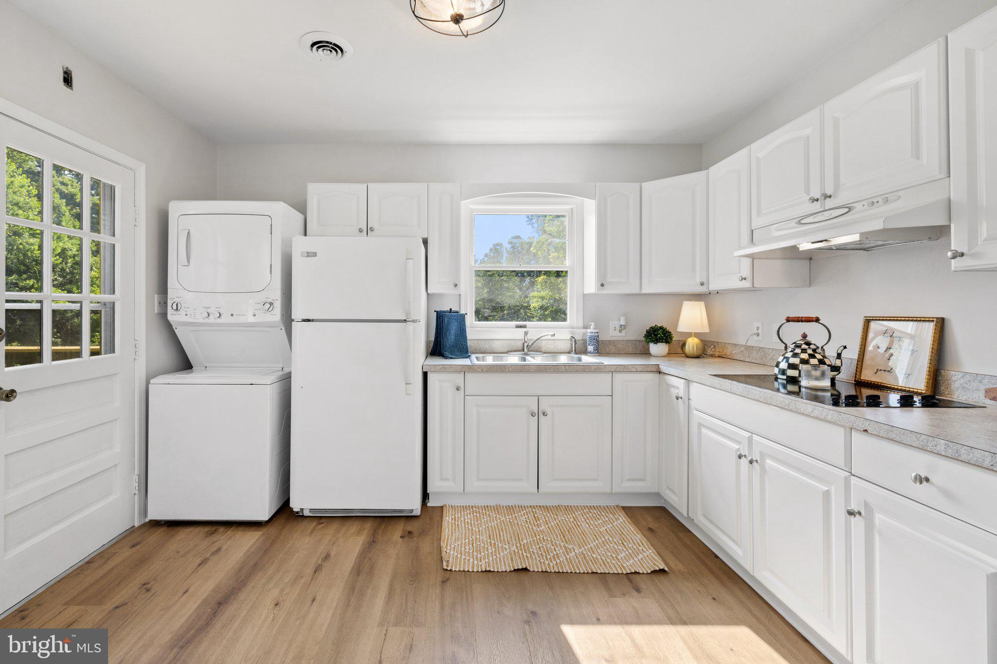 5396 Dumfries Road Warrenton, VA 20187 - Photo 33 of 39 Kitchen in cottage