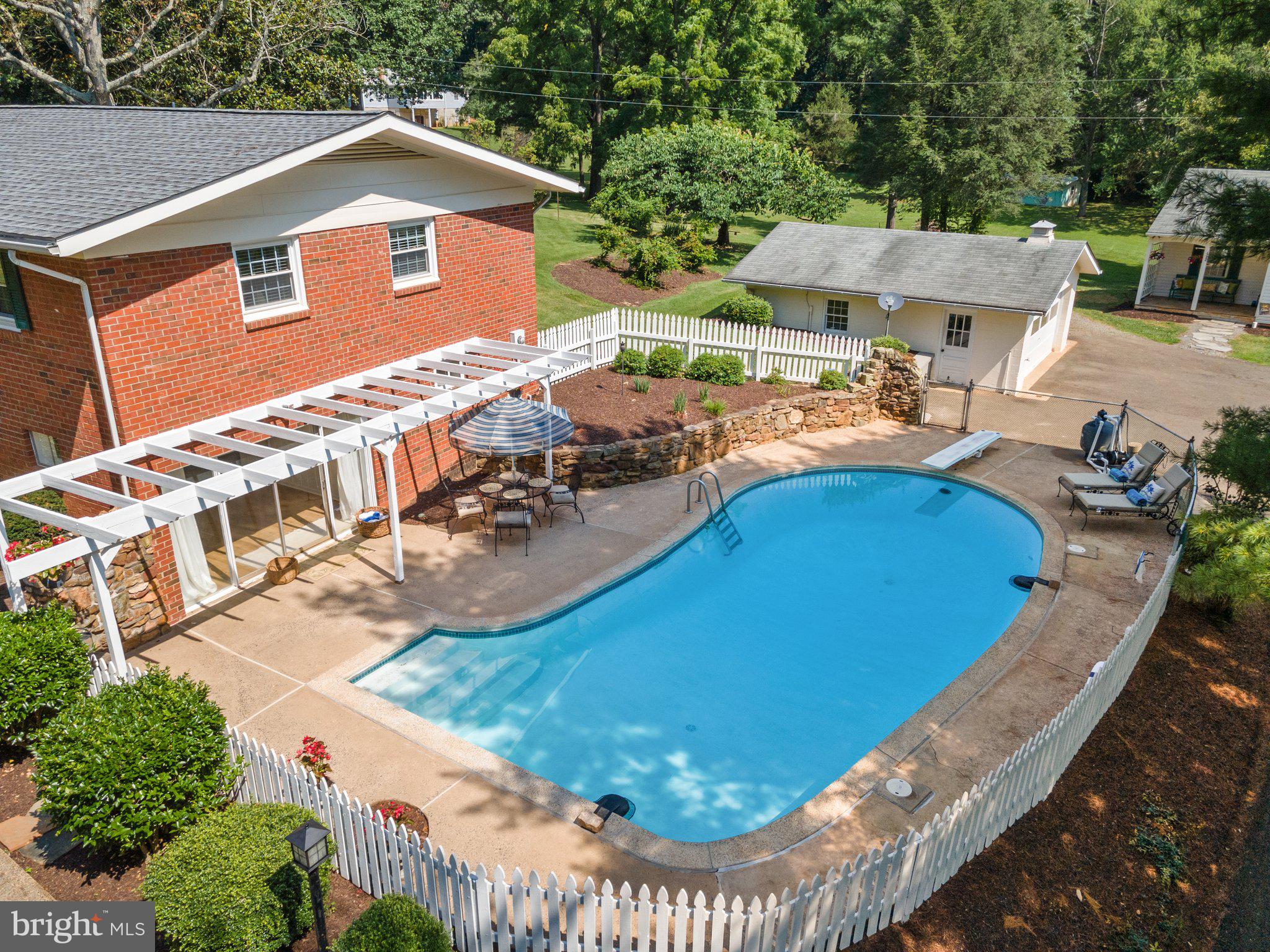 5396 Dumfries Road Warrenton, VA 20187 - Photo 35 of 39 So much to offer!