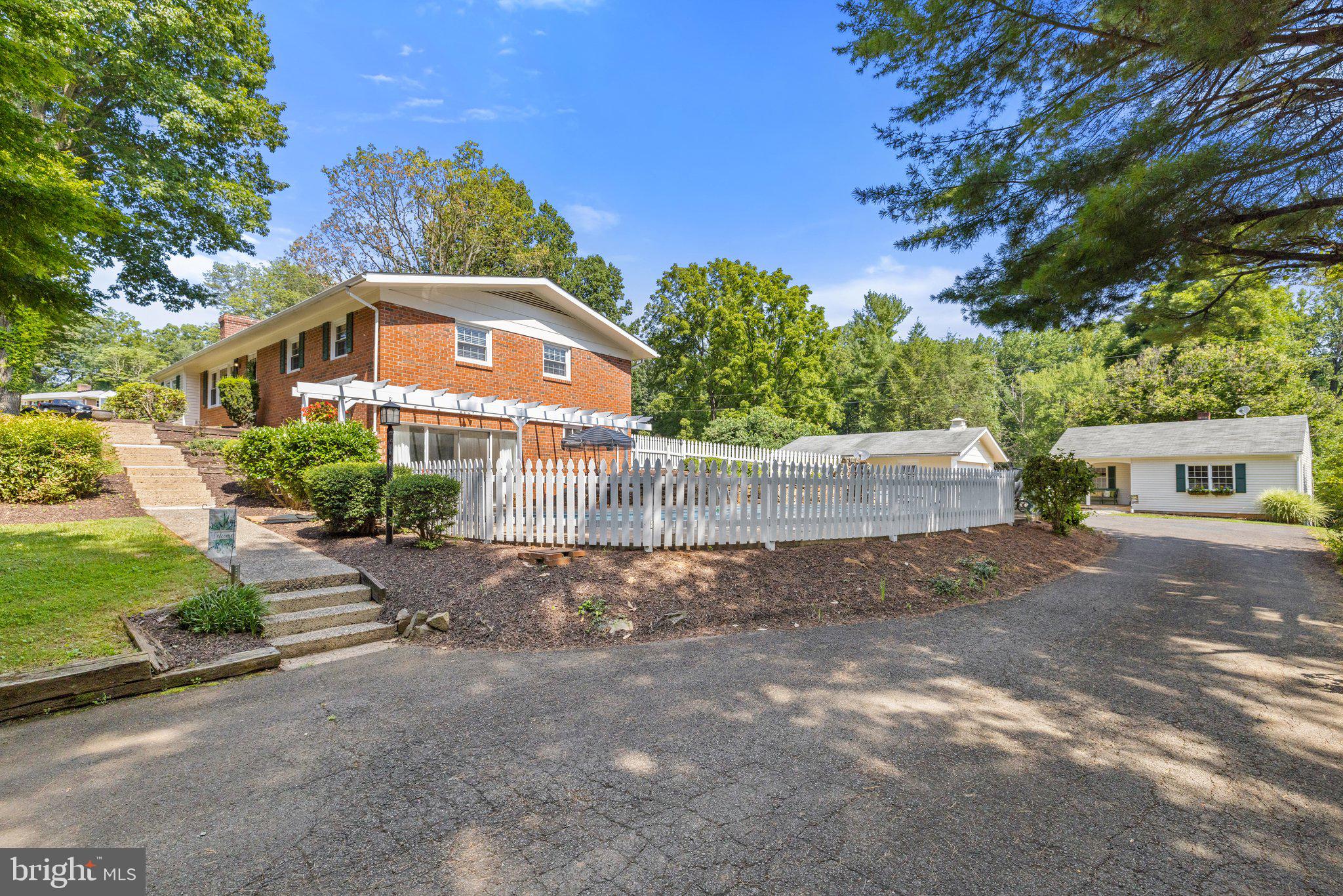 5396 Dumfries Road Warrenton, VA 20187 - Photo 5 of 39