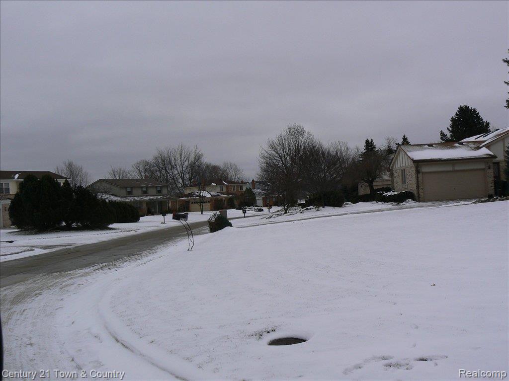 2380 Lassiter Drive Rochester, MI 48309 - Photo 23 of 25 Your Neighbors!