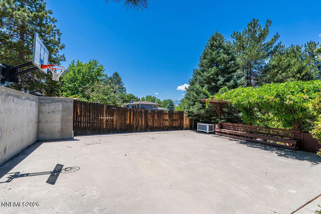 2450 Sequoia Lane Reno, NV 89502 - Photo 28 of 42 07_2450SequoiaLane_CopyrightJeremyJensen