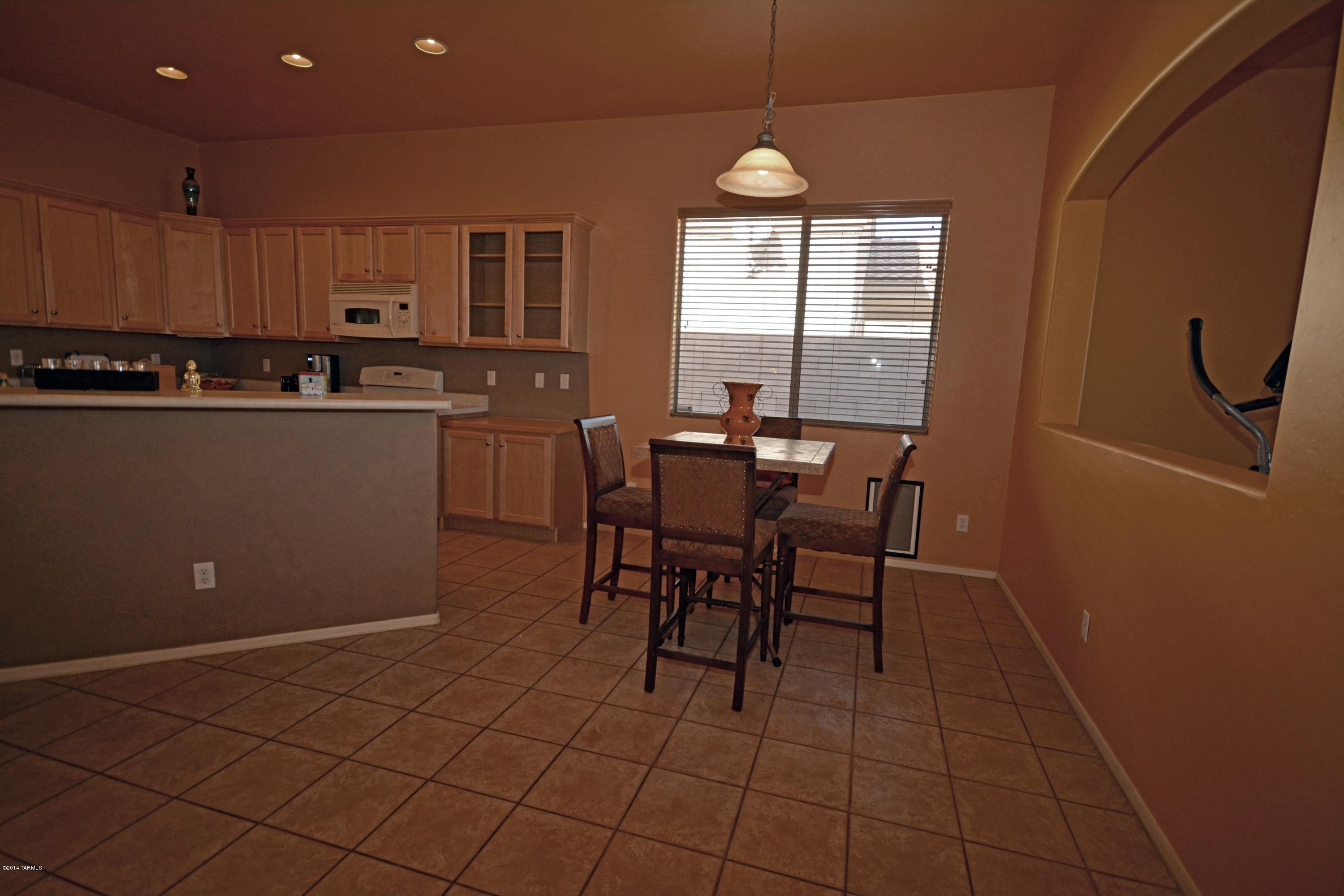 3505 South Desert Lantern Road Tucson, AZ 85735 - Photo 4 of 29