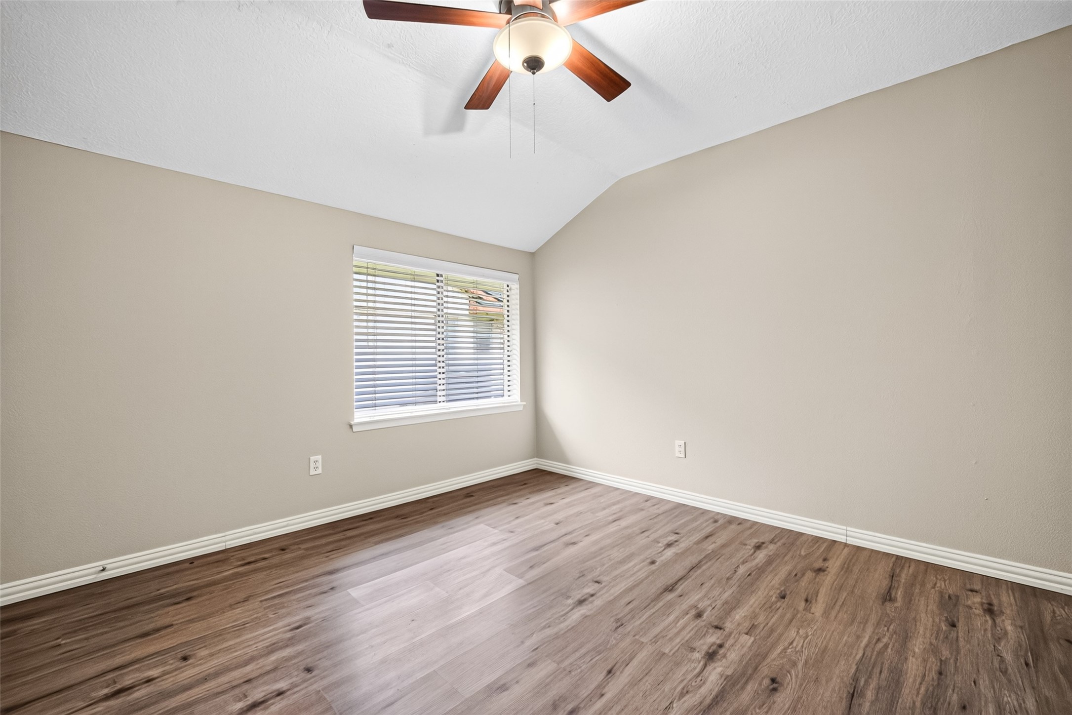 6122 Sanford Road Houston, TX 77096 - Photo 40 of 49