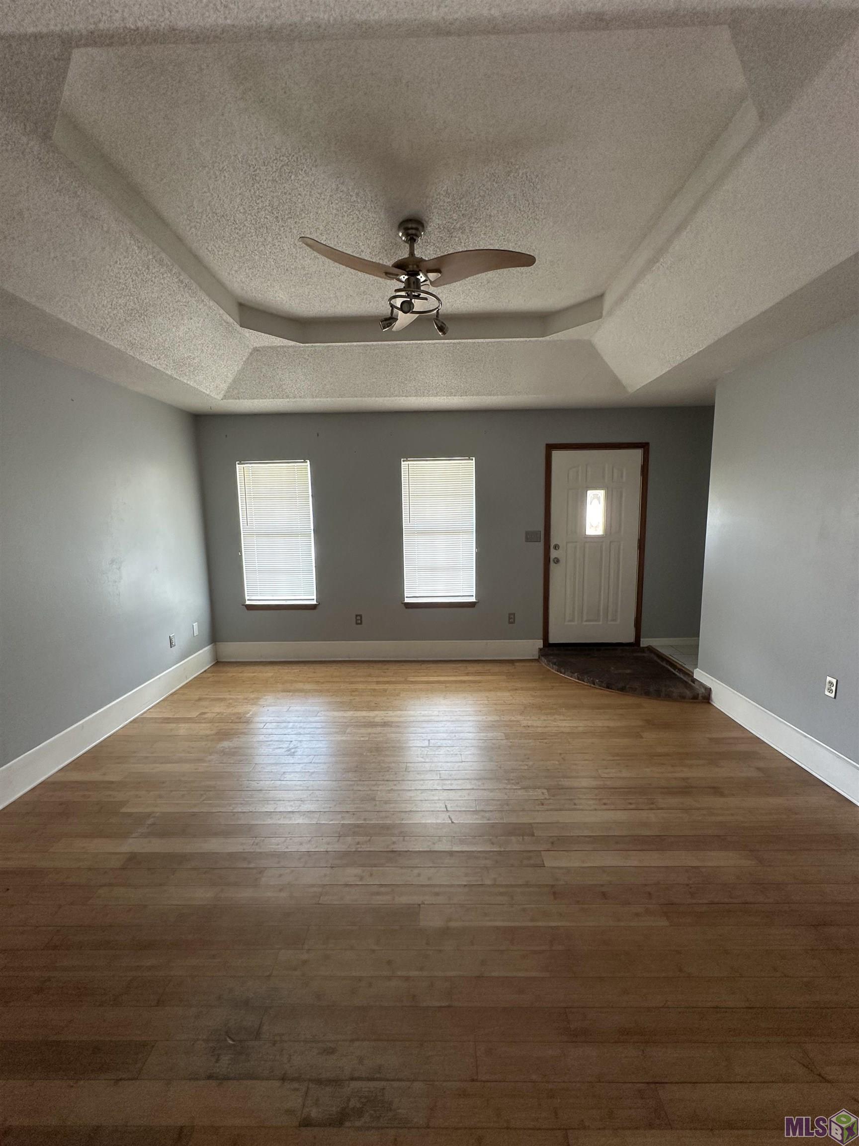 421 Cavaness Drive Houma, LA 70364 - Photo 3 of 29