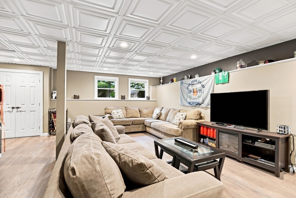 25 Edgehill Road Swampscott, MA 01907 - Photo 18 of 39 Gallery Image 18