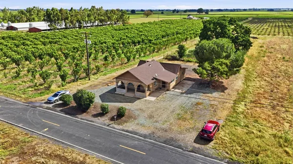$799,999 | 20042 North Ray Road, Lodi, CA 95242