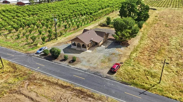 $799,999 | 20042 North Ray Road, Lodi, CA 95242