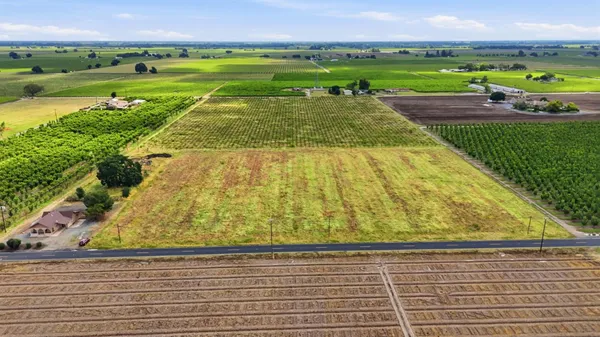 $799,999 | 20042 North Ray Road, Lodi, CA 95242