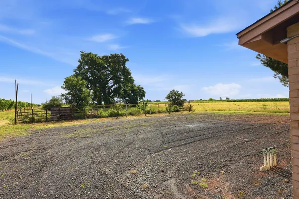 $799,999 | 20042 North Ray Road, Lodi, CA 95242