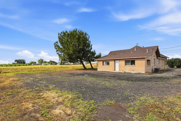 $799,999 | 20042 North Ray Road, Lodi, CA 95242