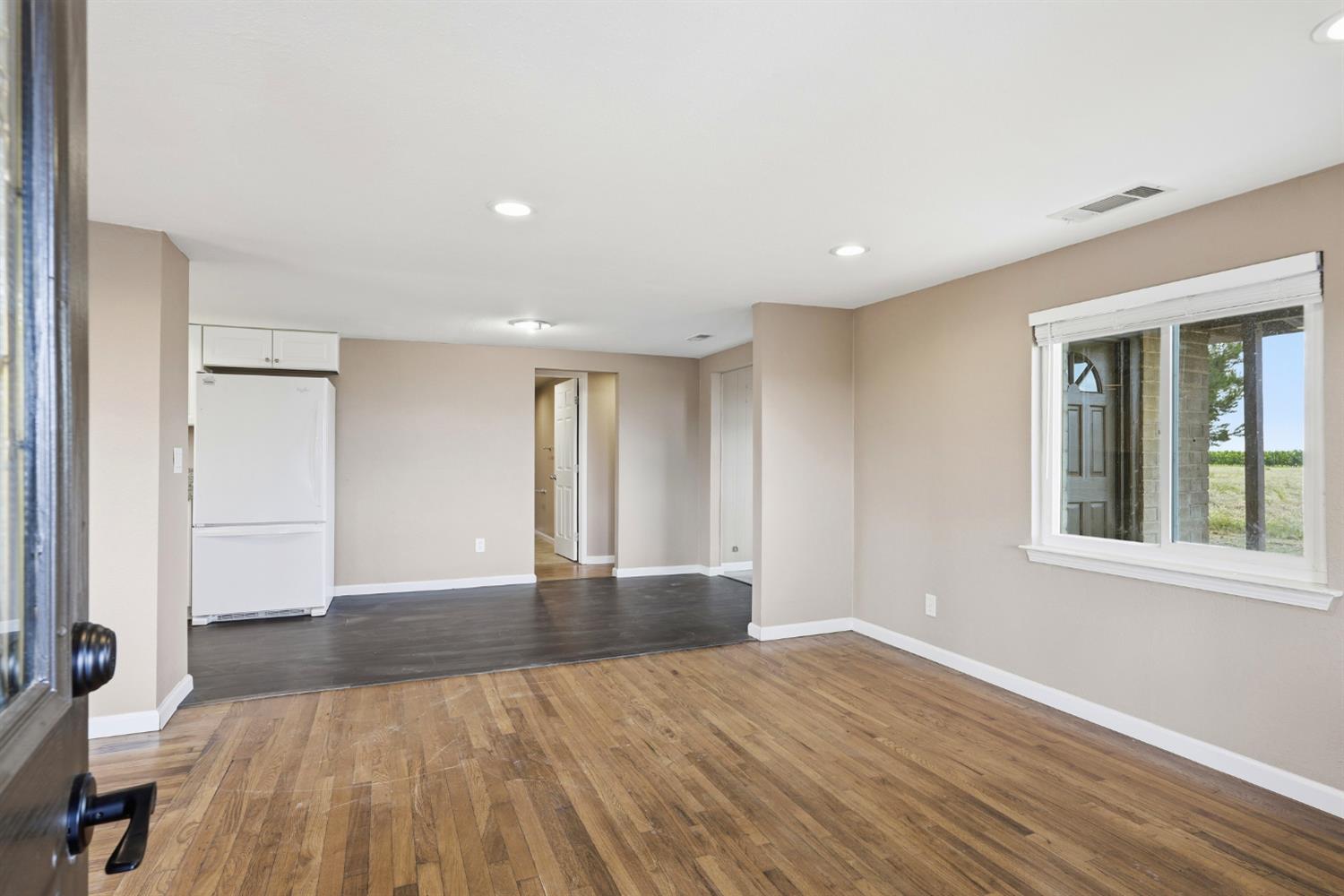 20042 North Ray Road Lodi, CA 95242 - Photo 8 of 57