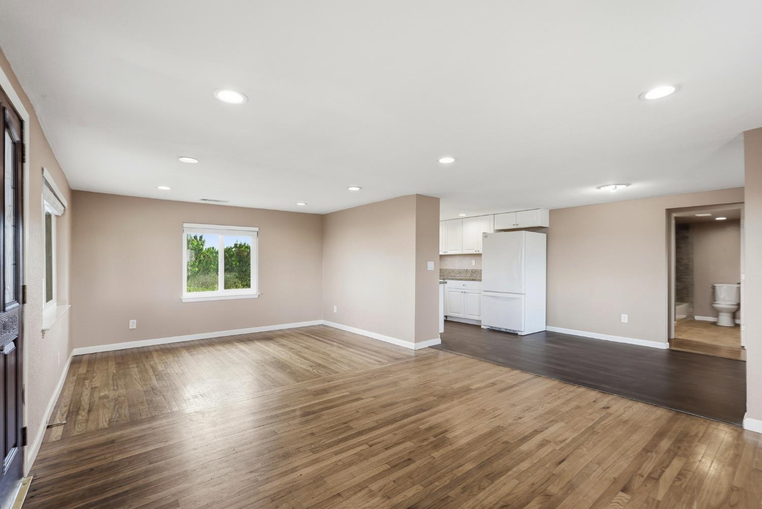 20042 North Ray Road Lodi, CA 95242 - Photo 9 of 57