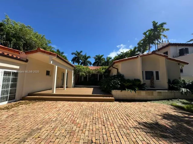 $16,000 | 6015 Pine Tree Drive, Miami Beach, FL 33140