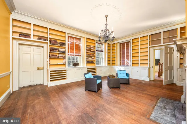 a view of entryway and hall