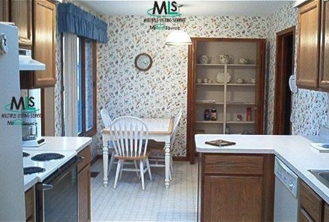 2181 North London Rochester, MI 48309 - Photo 6 of 9 558518-5.JPG