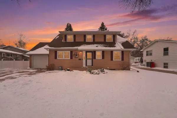 $284,900 | 1109 13th Avenue Southwest, Willmar, MN 56201