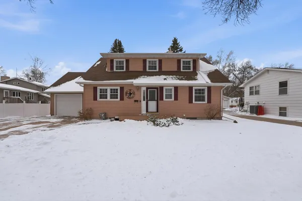 $284,900 | 1109 13th Avenue Southwest, Willmar, MN 56201