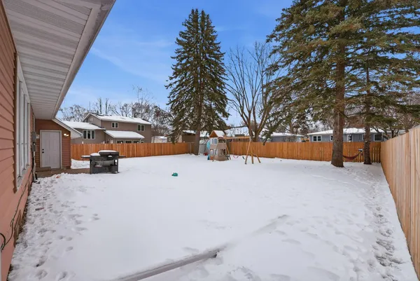 $284,900 | 1109 13th Avenue Southwest, Willmar, MN 56201