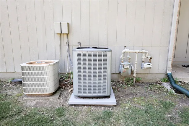 $189,000 | 107 Northeast Greystone Drive, Lee's Summit, MO 64086