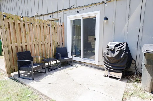 $189,000 | 107 Northeast Greystone Drive, Lee's Summit, MO 64086