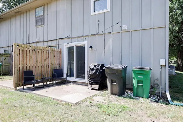 $189,000 | 107 Northeast Greystone Drive, Lee's Summit, MO 64086