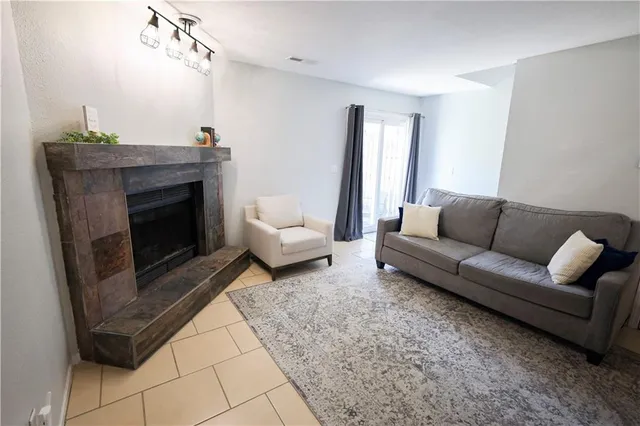 $189,000 | 107 Northeast Greystone Drive, Lee's Summit, MO 64086