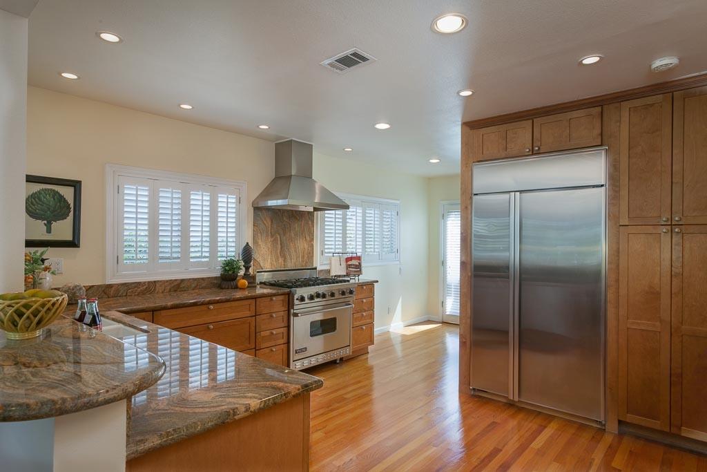 2917 Serena Road Santa Barbara, CA 93105 - Photo 5 of 18 003 Kitchen