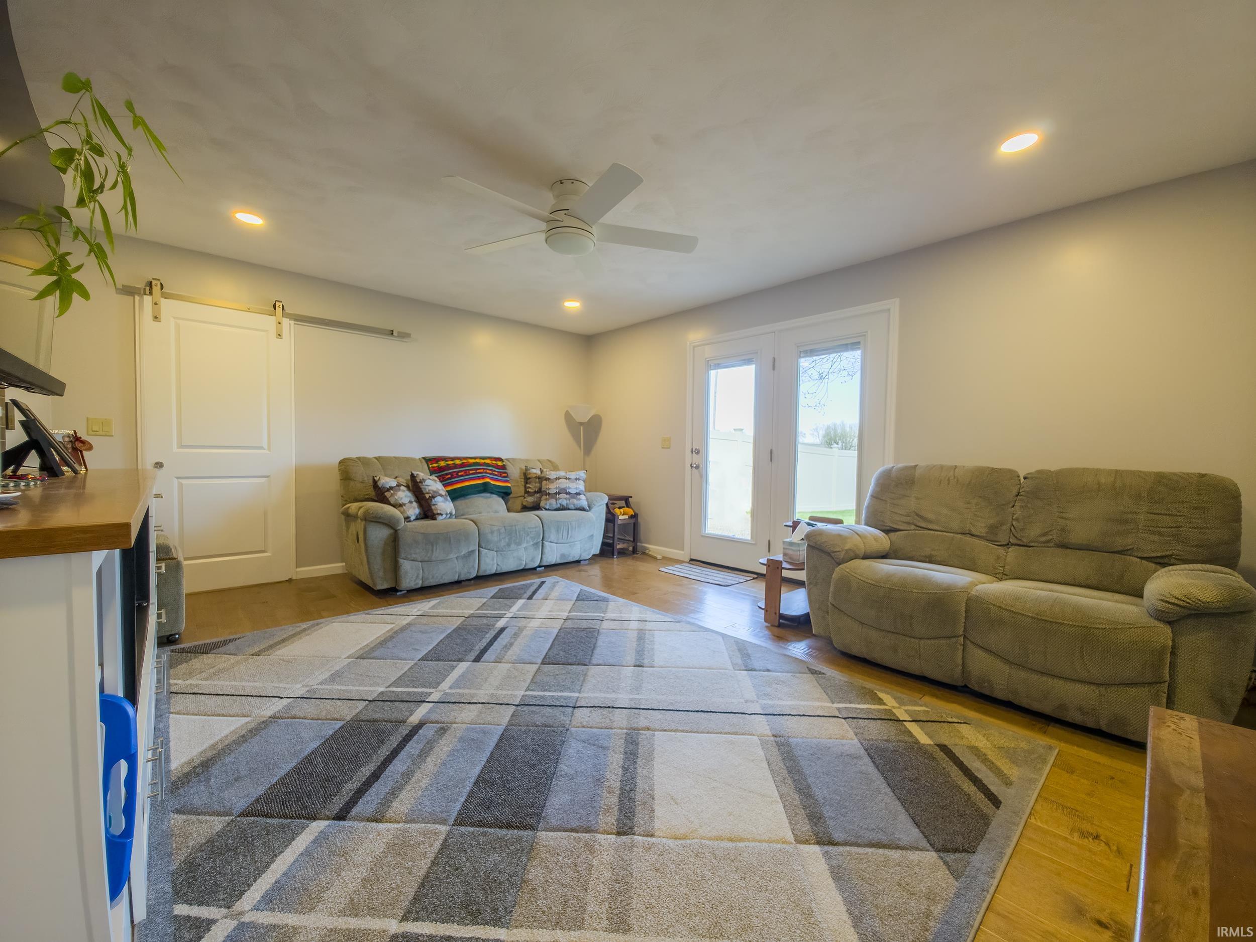 1433 Lisa Lane Mount Carmel, IL 62863 - Photo 11 of 36