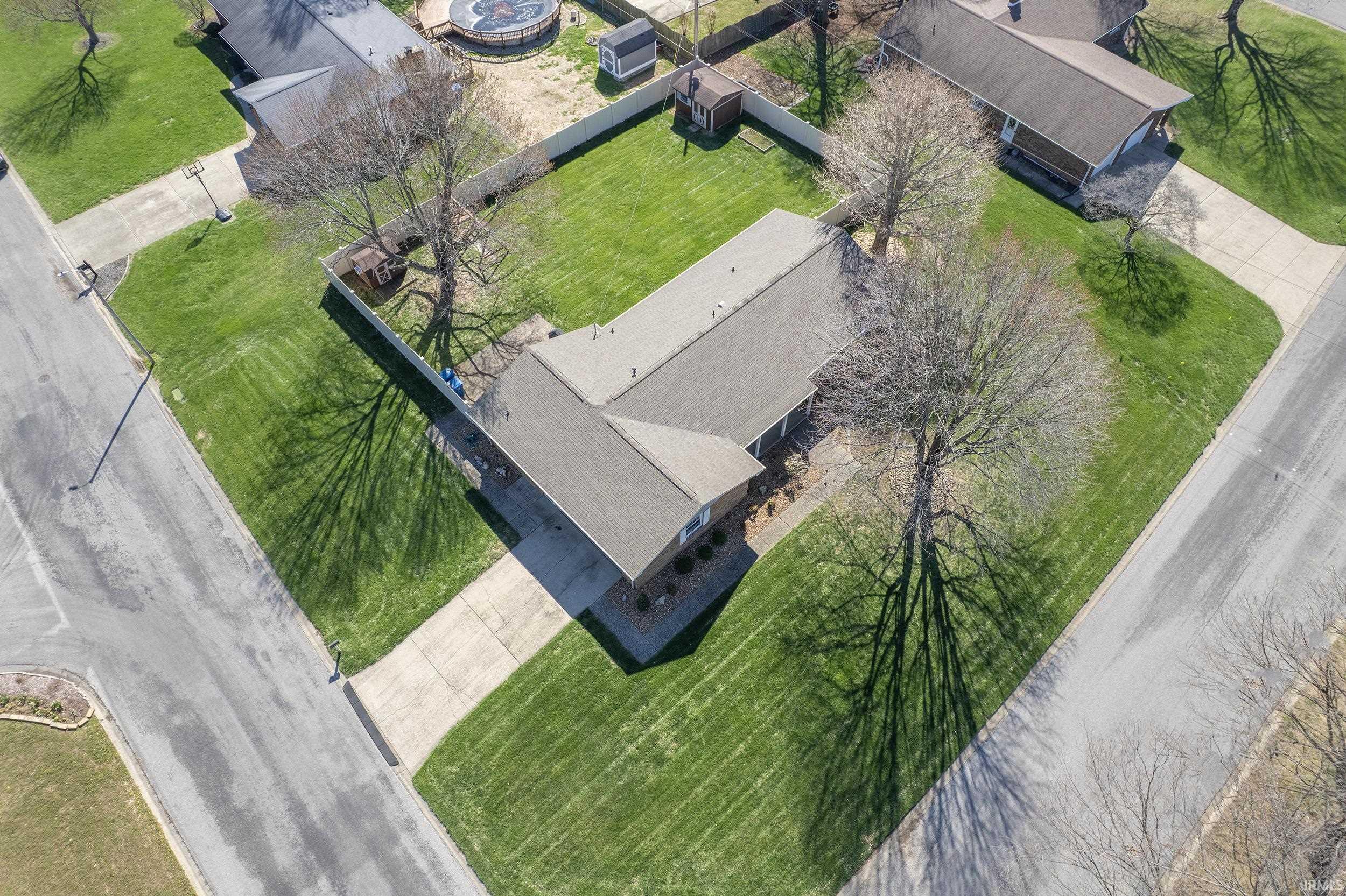 1433 Lisa Lane Mount Carmel, IL 62863 - Photo 29 of 36