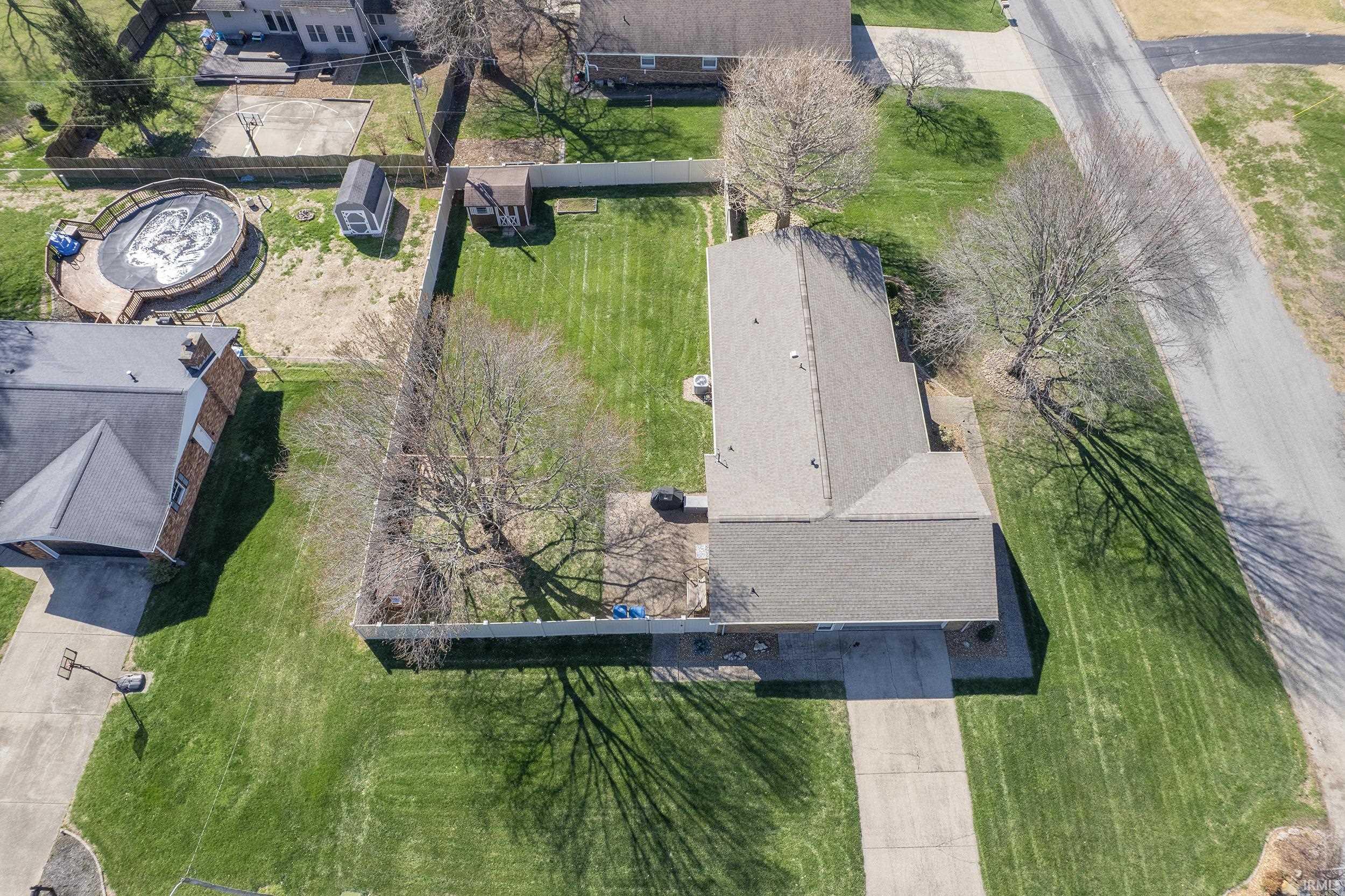 1433 Lisa Lane Mount Carmel, IL 62863 - Photo 30 of 36