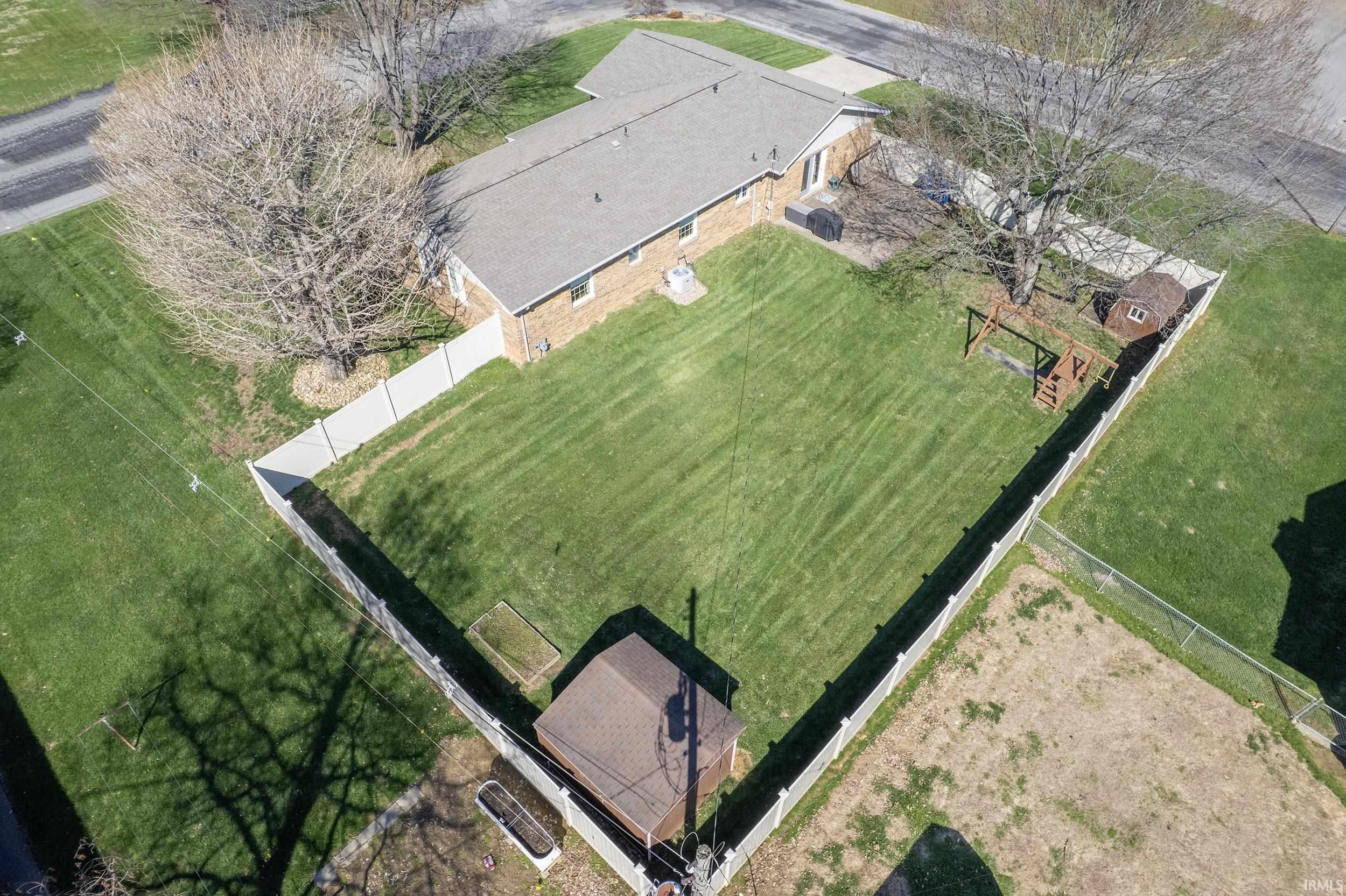1433 Lisa Lane Mount Carmel, IL 62863 - Photo 32 of 36