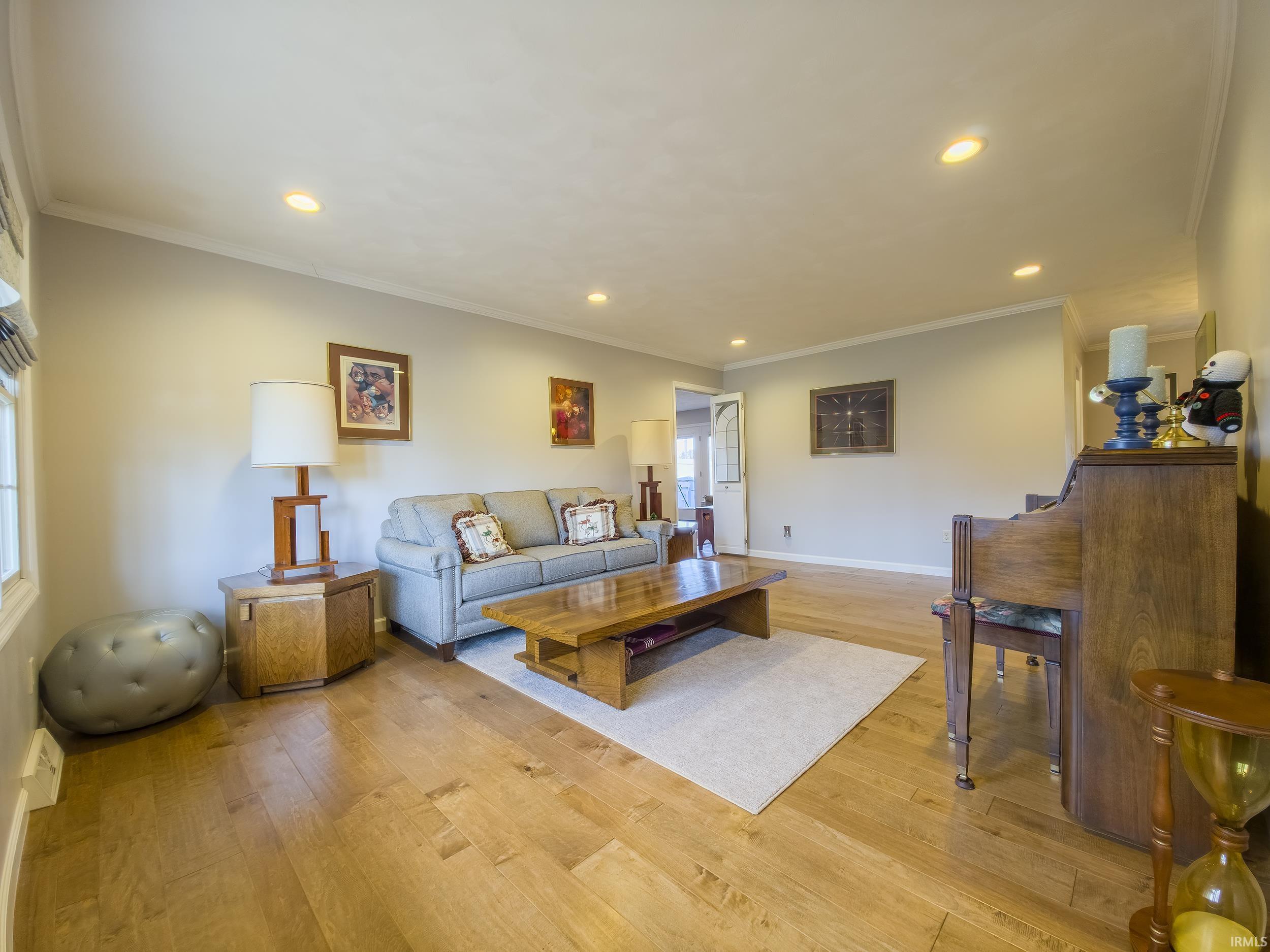 1433 Lisa Lane Mount Carmel, IL 62863 - Photo 4 of 36