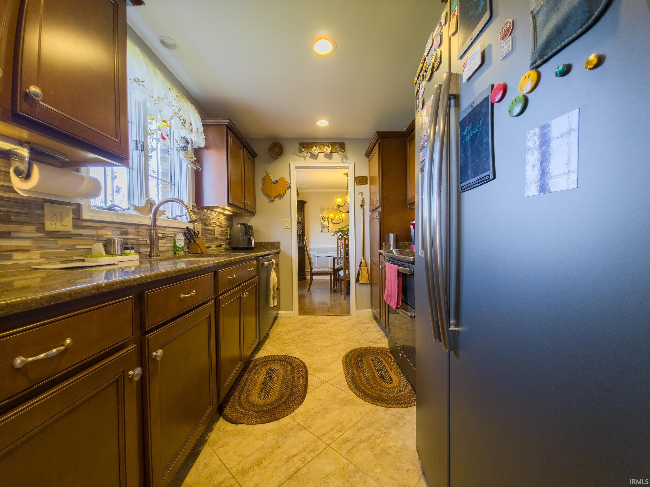 1433 Lisa Lane Mount Carmel, IL 62863 - Photo 9 of 36