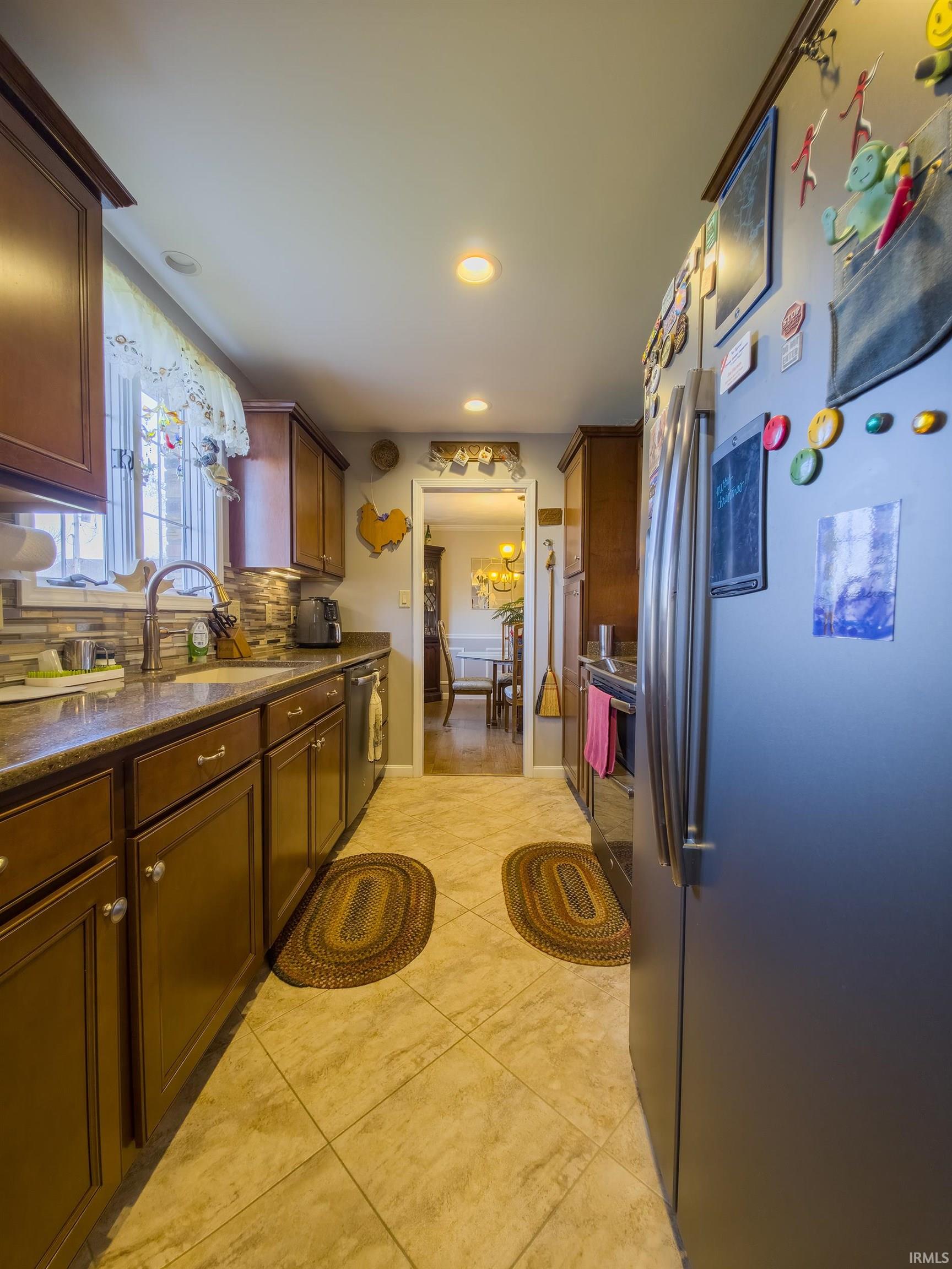 1433 Lisa Lane Mount Carmel, IL 62863 - Photo 10 of 36