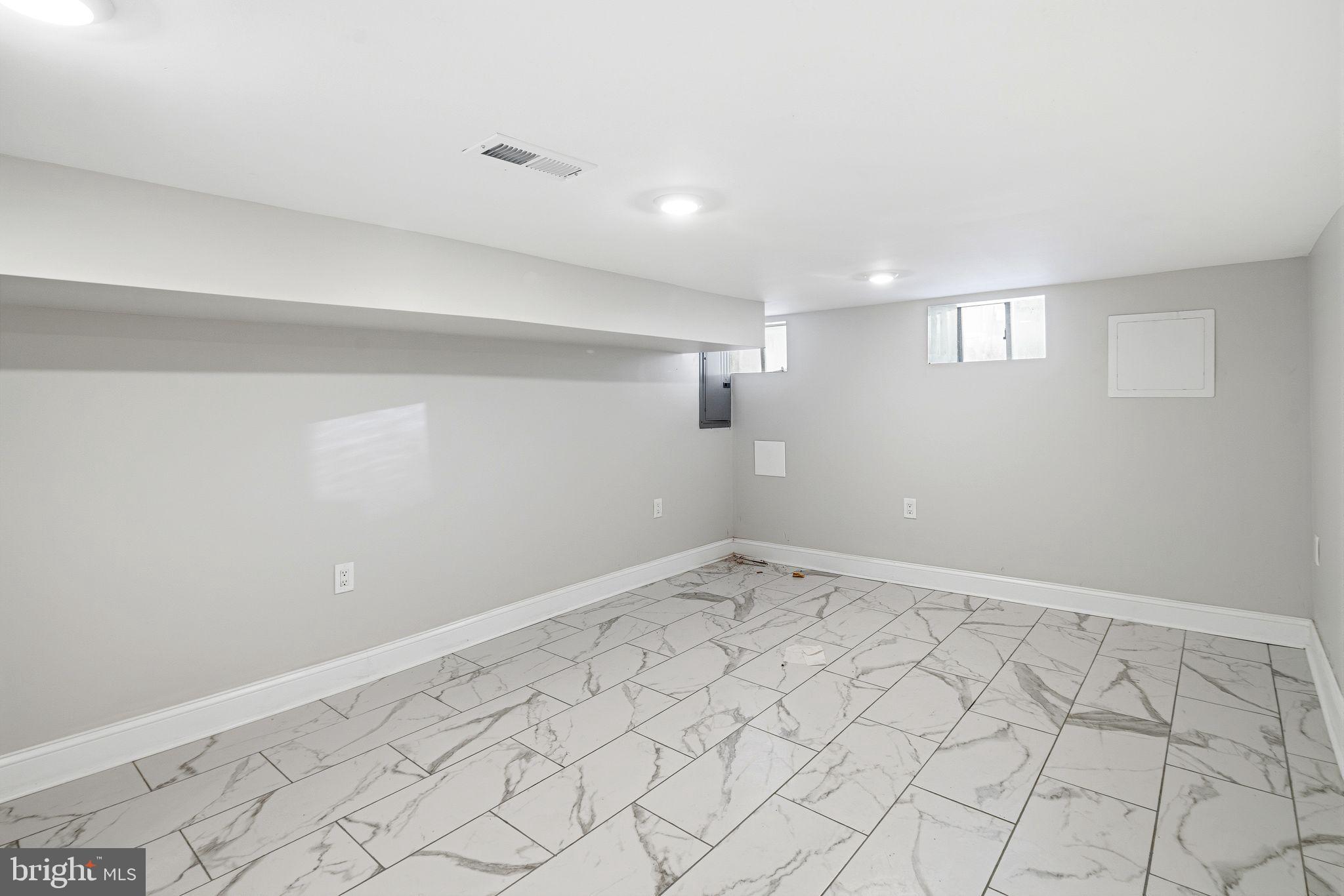 2040 Fernon Street Philadelphia, PA 19145 - Photo 18 of 20