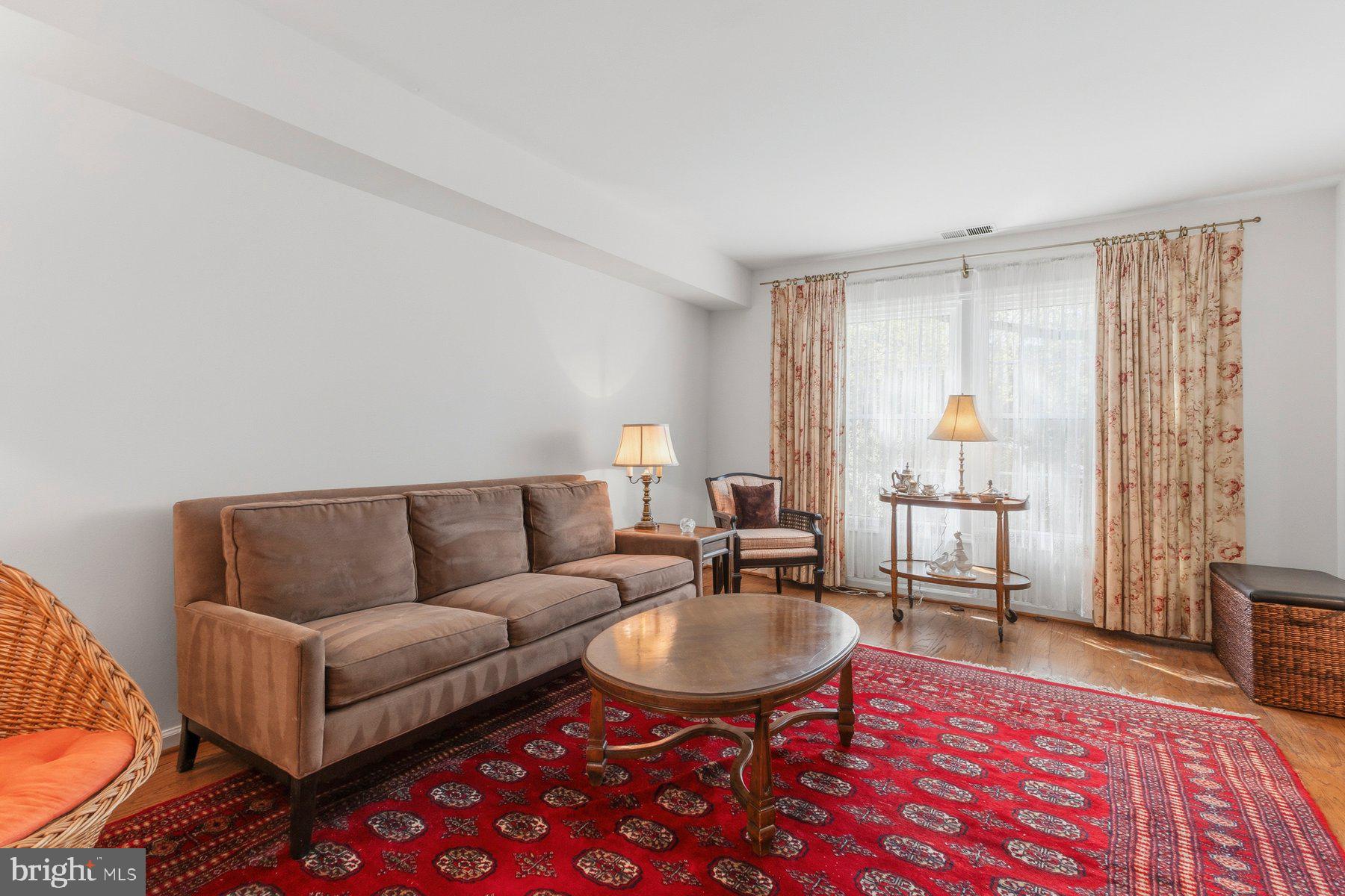 8220 Carrleigh Parkway, Unit 11 Springfield, VA 22152 - Photo 6 of 26