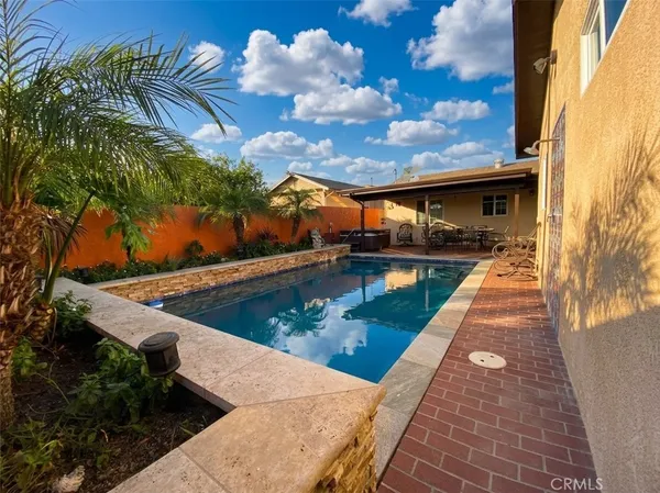 $1,800 | 1004 West Hollyvale Street, Azusa, CA 91702