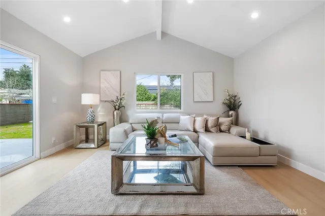 $1,049,000 | 14137 Gain Street, Arleta, CA 91331