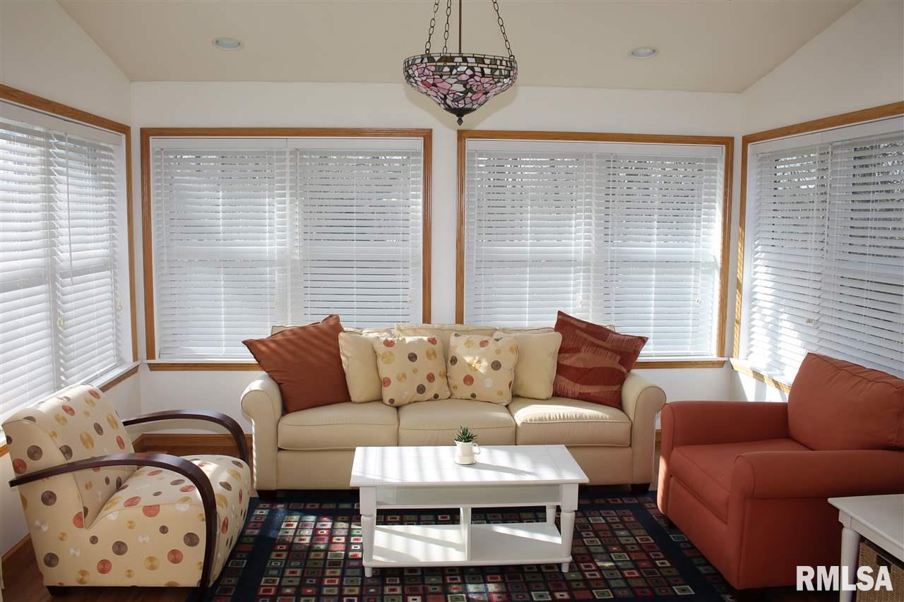 6407 North Post Oak Road Peoria, IL 61615 - Photo 11 of 27 Gallery Image 11