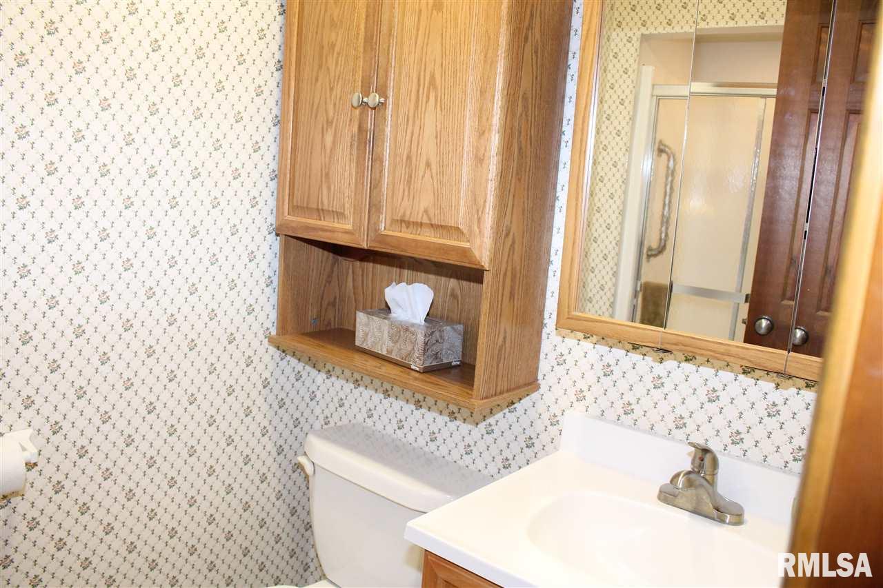 6407 North Post Oak Road Peoria, IL 61615 - Photo 14 of 27 Gallery Image 14