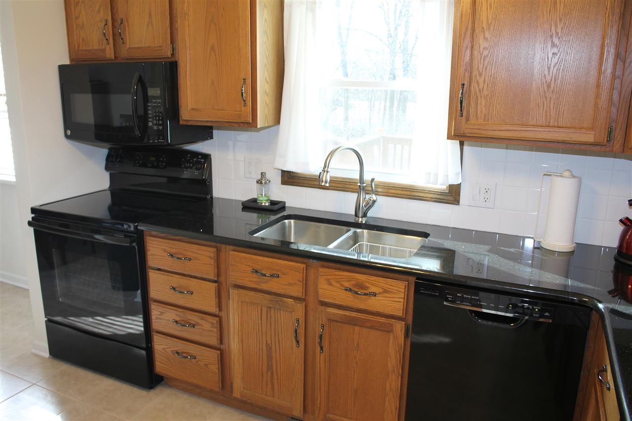 6407 North Post Oak Road Peoria, IL 61615 - Photo 10 of 27 Gallery Image 10