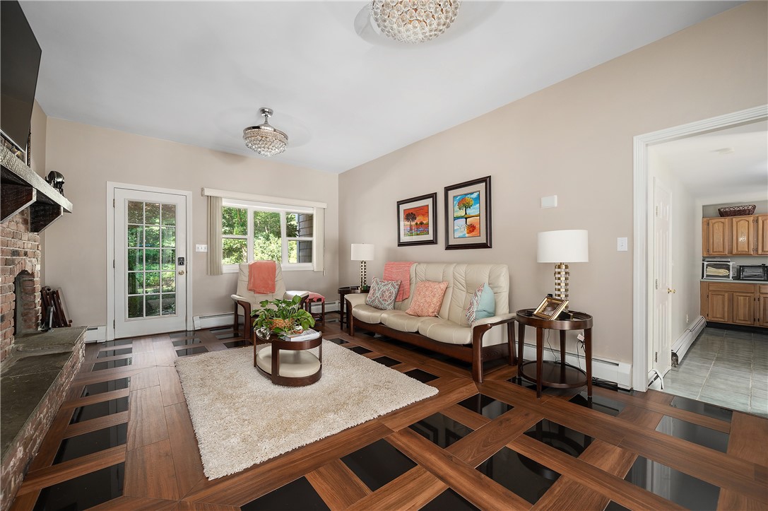 81 Sandy Brook Road Glocester, RI 02857 - Photo 5 of 43