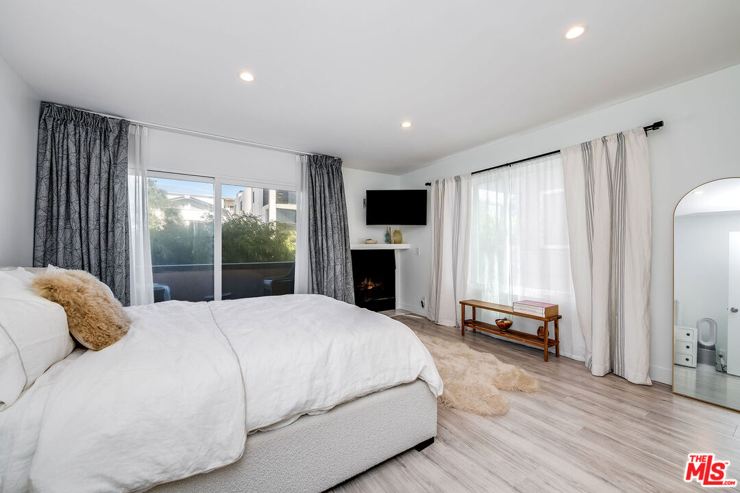 16 Quarterdeck Street, Unit 102 Marina del Rey, CA 90292 - Photo 11 of 19