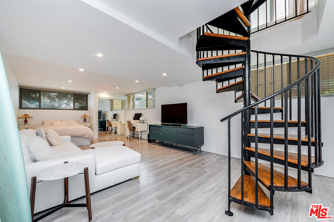 16 Quarterdeck Street, Unit 102 Marina del Rey, CA 90292 - Photo 14 of 19