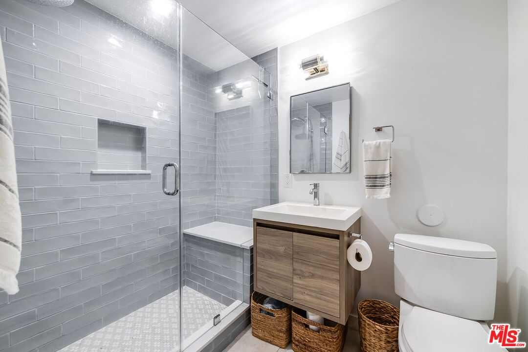 16 Quarterdeck Street, Unit 102 Marina del Rey, CA 90292 - Photo 17 of 19