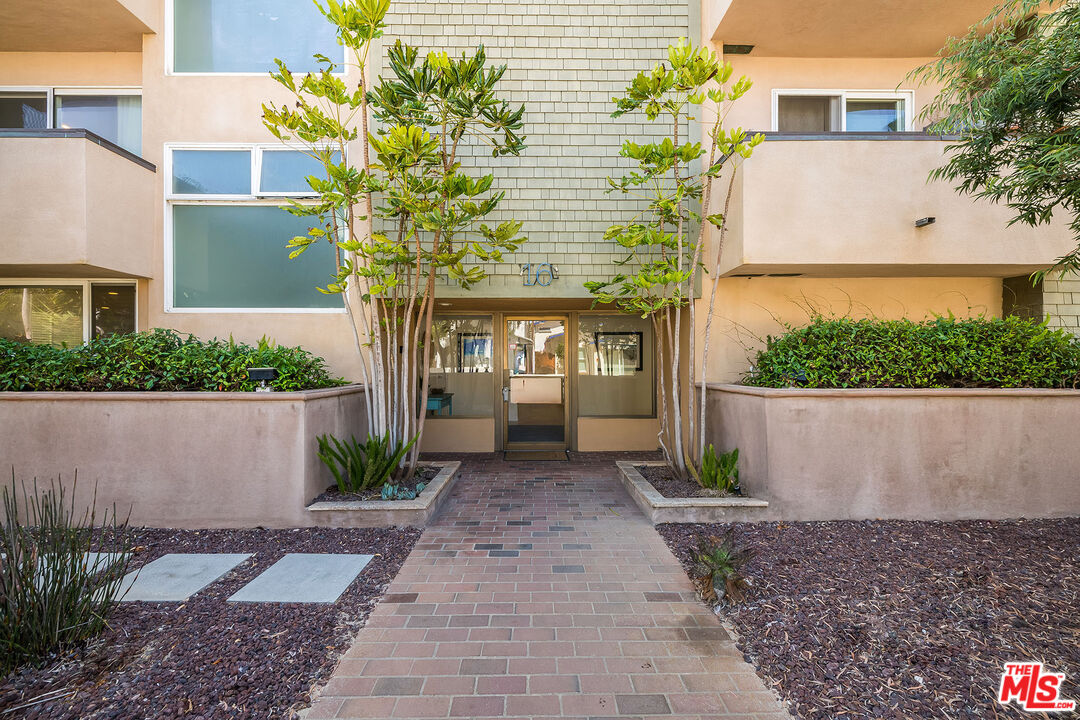 16 Quarterdeck Street, Unit 102 Marina del Rey, CA 90292 - Photo 19 of 19